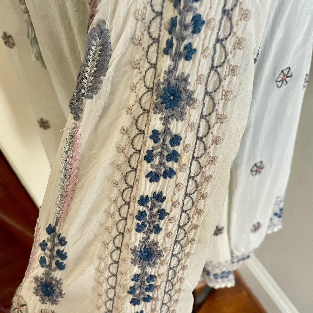 Stunning Johnny Was Silk Embroidered Top - Picture 6 of 8